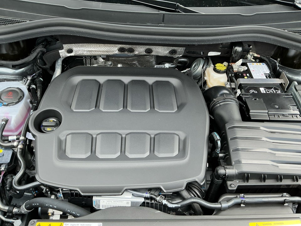 2025 Volkswagen Tiguan 2.0T SE R-Line Black