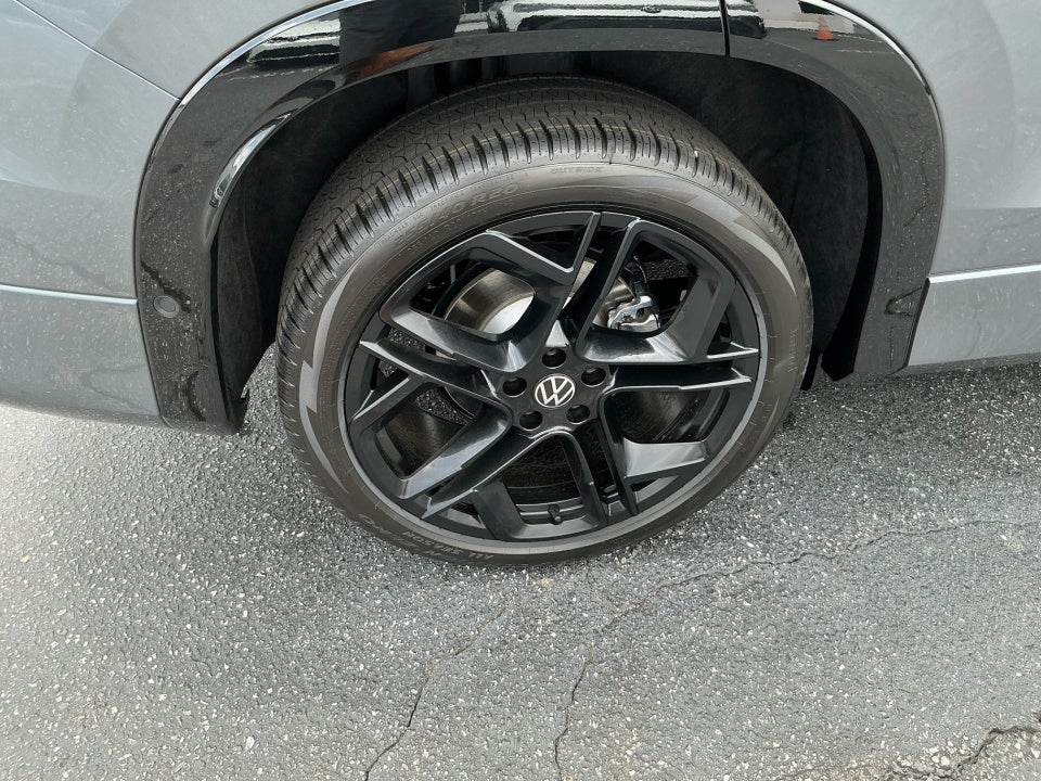 2025 Volkswagen Tiguan 2.0T SE R-Line Black