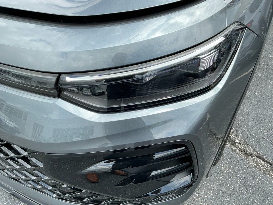 2025 Volkswagen Tiguan 2.0T SE R-Line Black