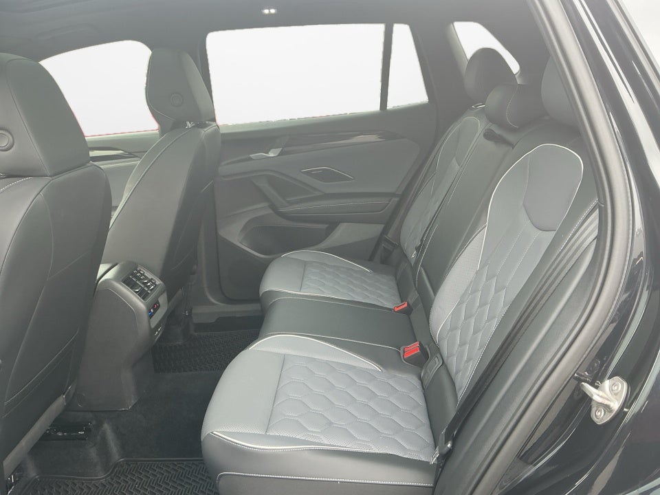 2025 Volkswagen Tiguan 2.0T SEL R-Line