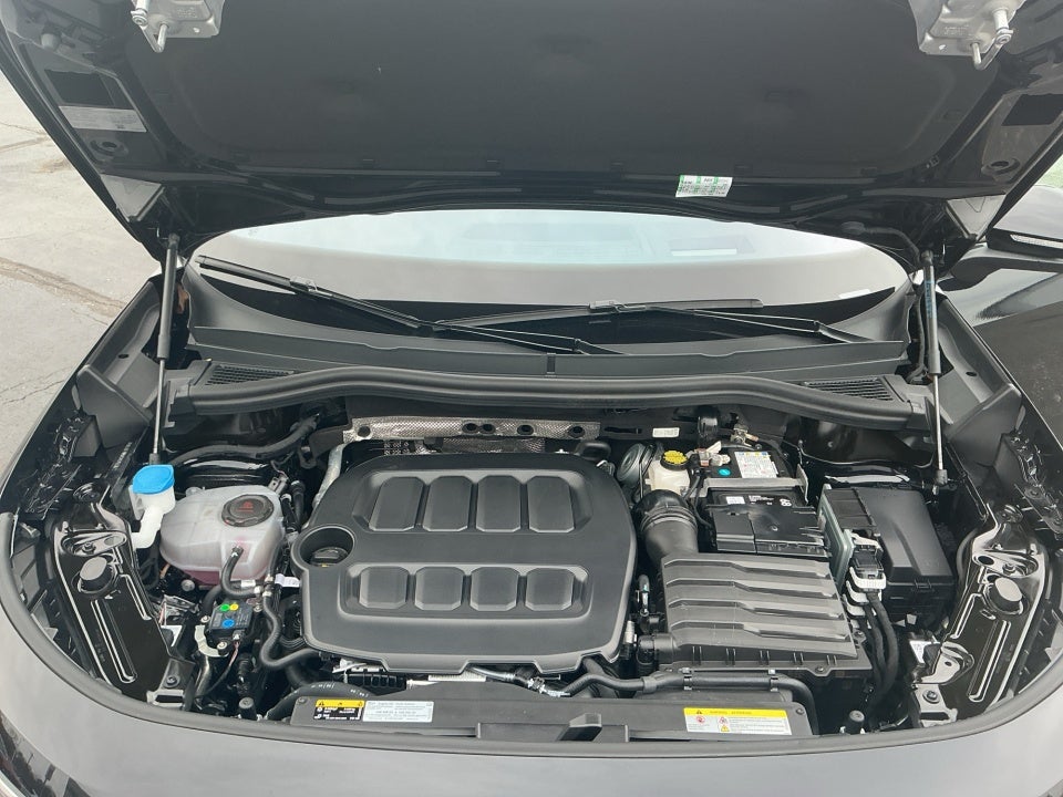 2025 Volkswagen Tiguan 2.0T SEL R-Line