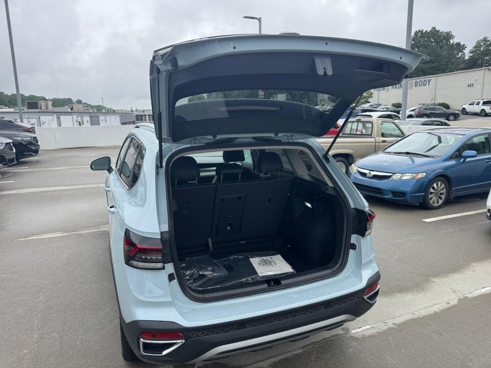 2026 Volkswagen Taos SE