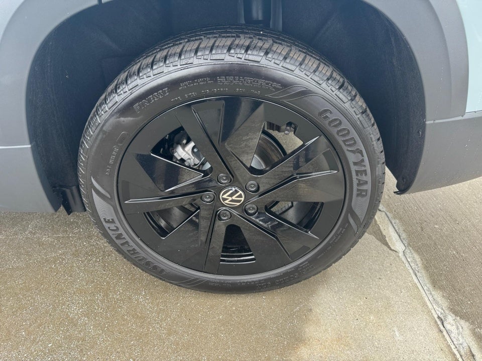 2026 Volkswagen Taos SE