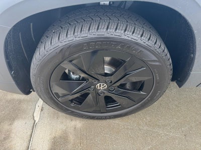 2026 Volkswagen Taos SE