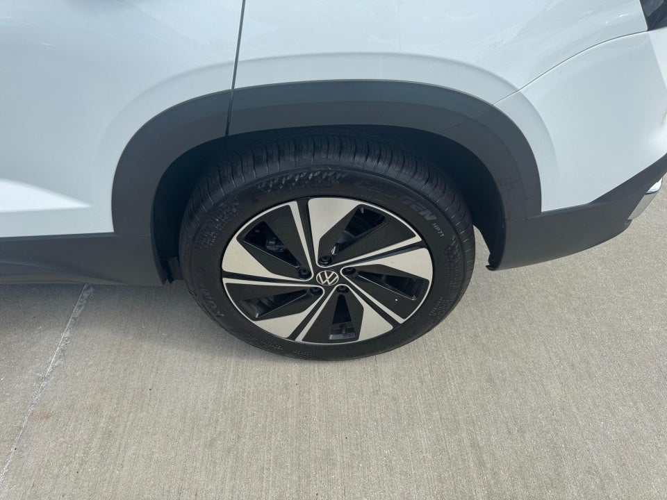 2026 Volkswagen Taos SE