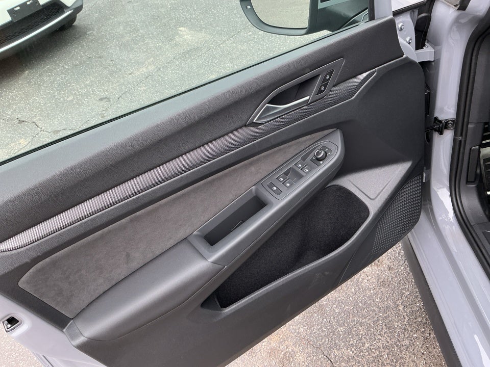 2025 Volkswagen Golf GTI 2.0T SE