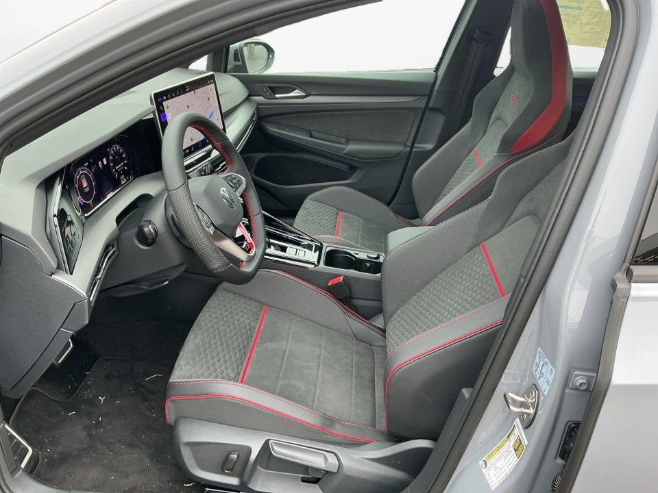 2025 Volkswagen Golf GTI 2.0T SE