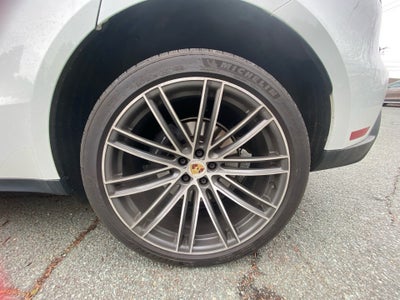 2023 Porsche Macan Base