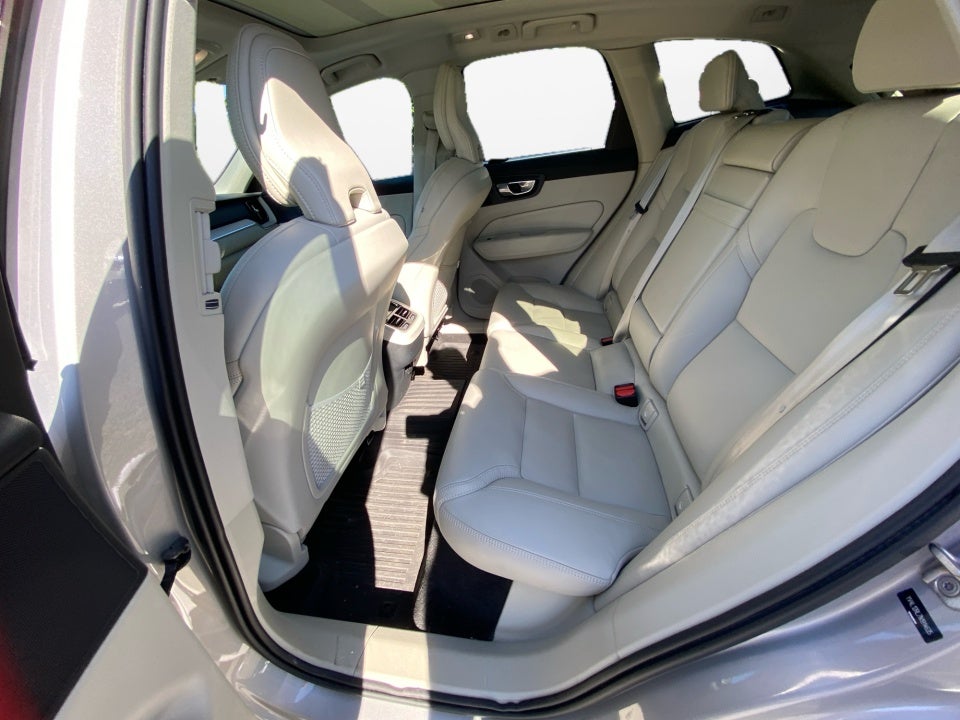 2022 Volvo XC60 B5 Inscription