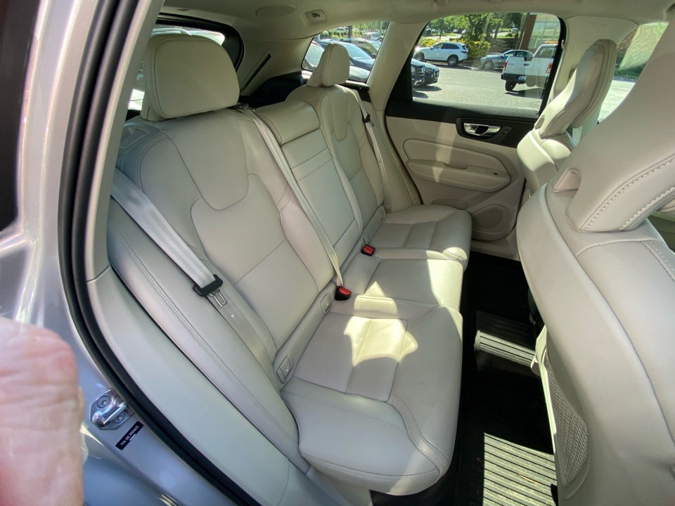 2022 Volvo XC60 B5 Inscription