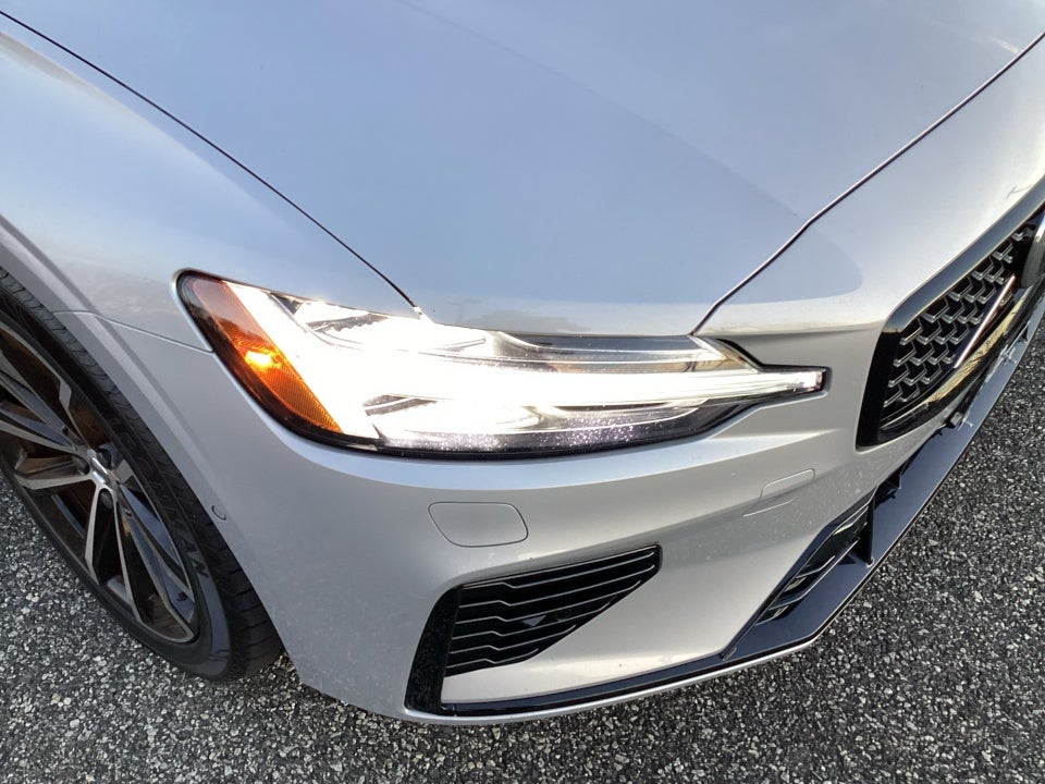 2024 Volvo S60 Recharge Plug-In Hybrid T8 Plus Dark Theme