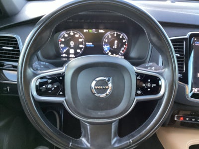 2018 Volvo XC90 T6 Momentum