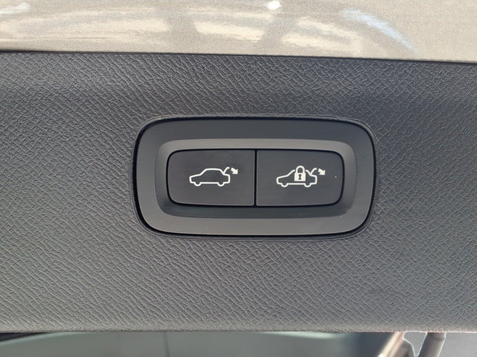 2022 Volvo XC90 T6 Inscription 7 Passenger