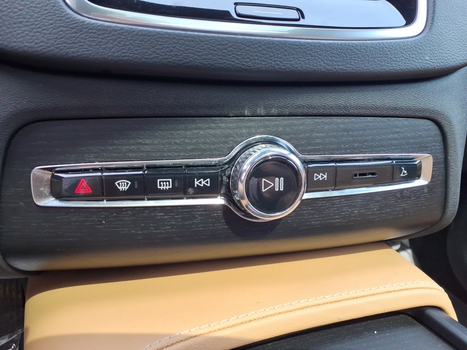 2022 Volvo XC90 T6 Inscription 7 Passenger