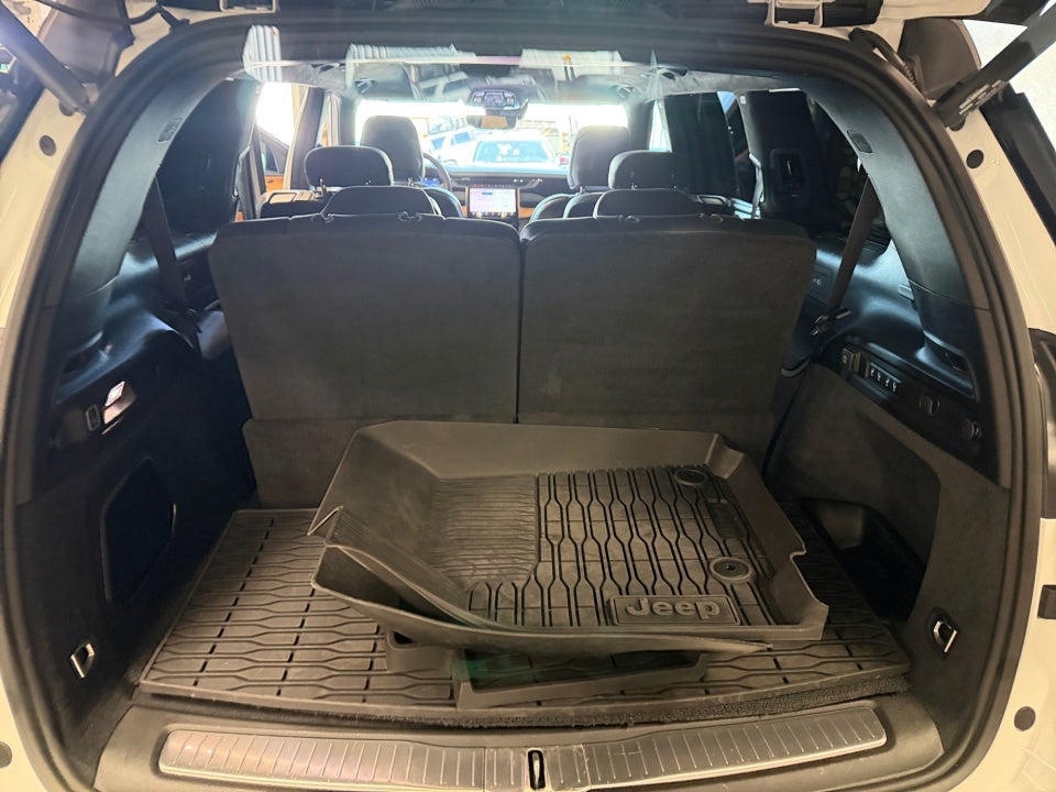2023 Jeep Grand Cherokee L Summit Reserve 4x4