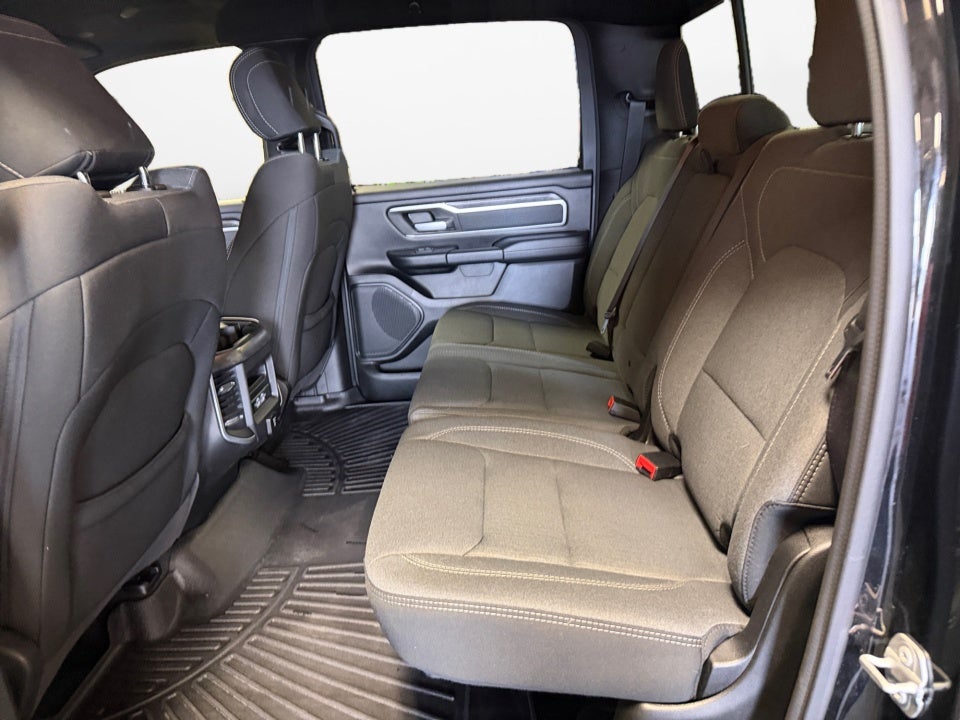 2021 RAM 1500 Big Horn Crew Cab 4x4 5'7" Box