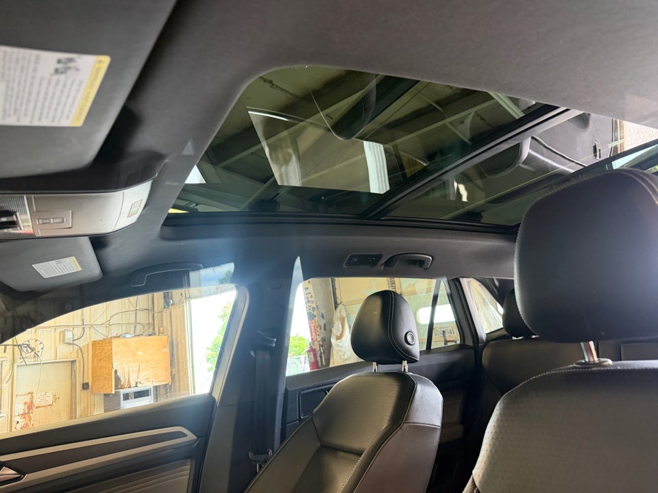 2022 Volkswagen Atlas Cross Sport 2.0T SEL R-Line