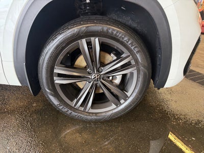 2022 Volkswagen Atlas Cross Sport 2.0T SEL R-Line