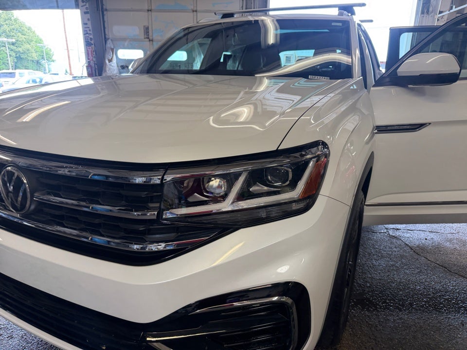 2022 Volkswagen Atlas Cross Sport 2.0T SEL R-Line