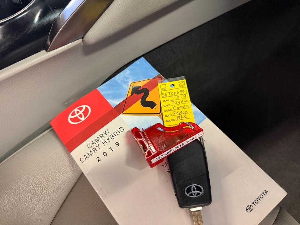 2019 Toyota Camry SE