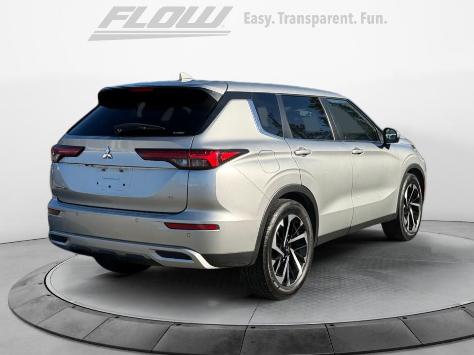 2022 Mitsubishi Outlander SE