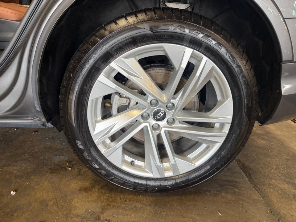 2021 Audi Q7 Premium Plus 45 TFSI quattro Tiptronic