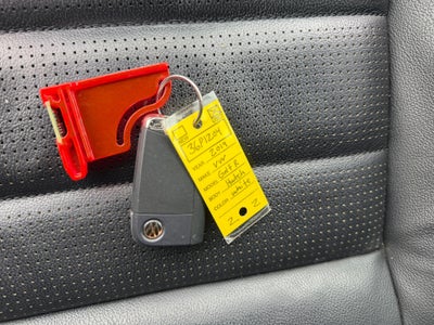 2019 Volkswagen Golf R 2.0T w/DCC & Navigation