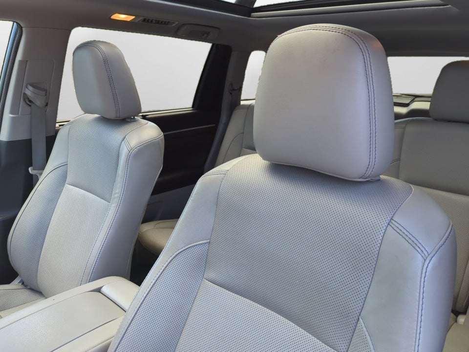 2016 Toyota Highlander Limited Platinum V6