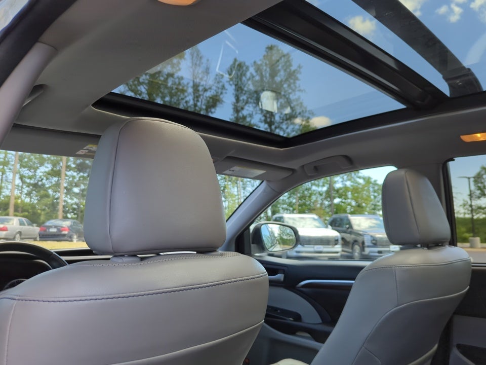 2016 Toyota Highlander Limited Platinum V6