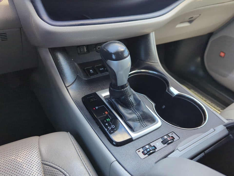 2016 Toyota Highlander Limited Platinum V6