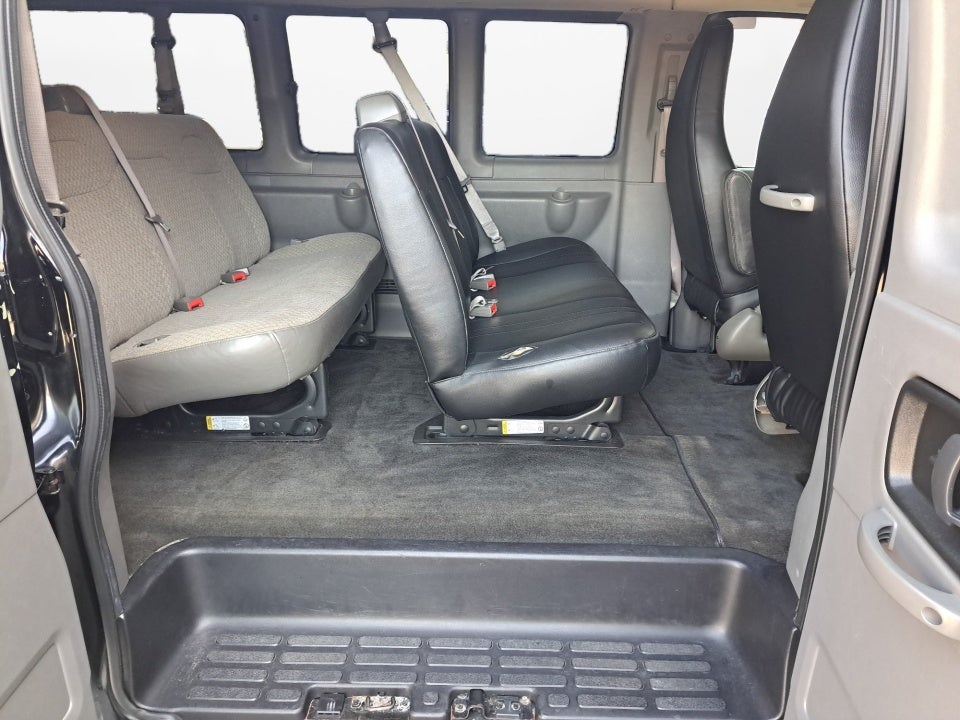 2017 Chevrolet Express 3500 LT