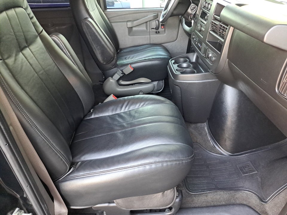 2017 Chevrolet Express 3500 LT