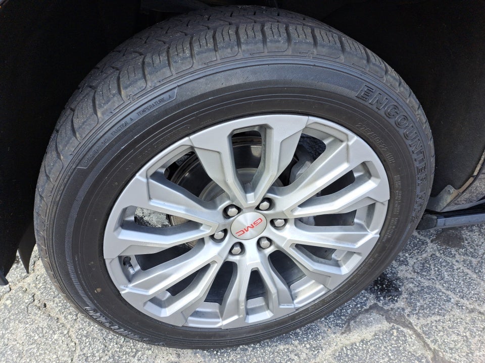 2023 GMC Yukon 4WD Denali