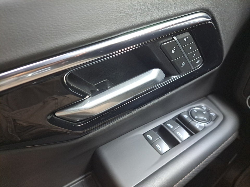 2025 Chevrolet Tahoe 4WD High Country