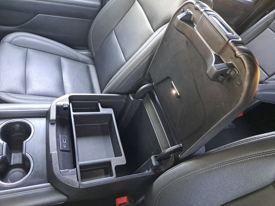 2022 Chevrolet Suburban 4WD LT