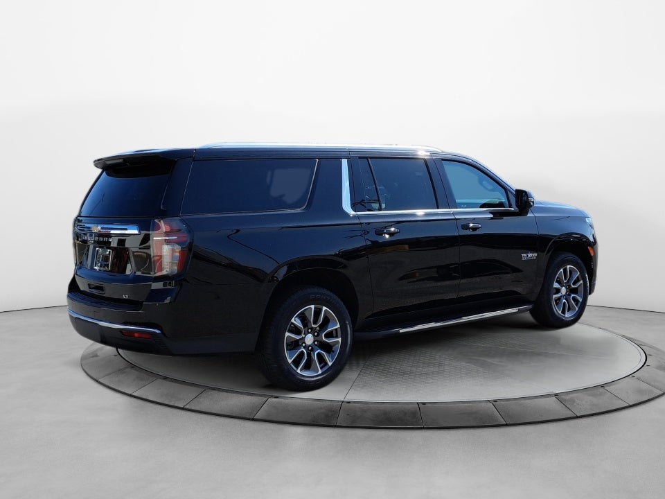 2022 Chevrolet Suburban 4WD LT