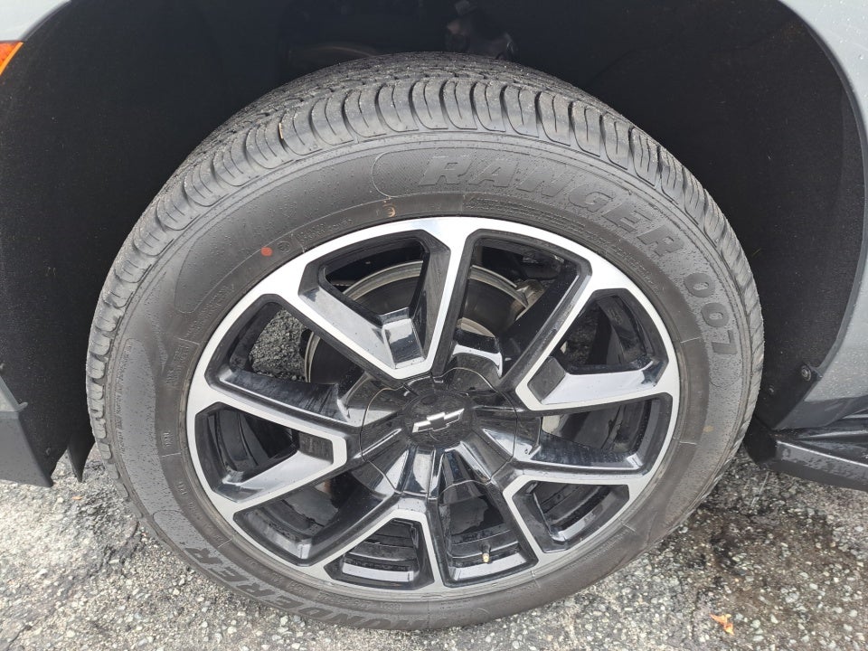 2023 Chevrolet Suburban 4WD RST