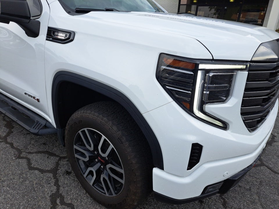 2023 GMC Sierra 1500 4WD Crew Cab Short Box AT4