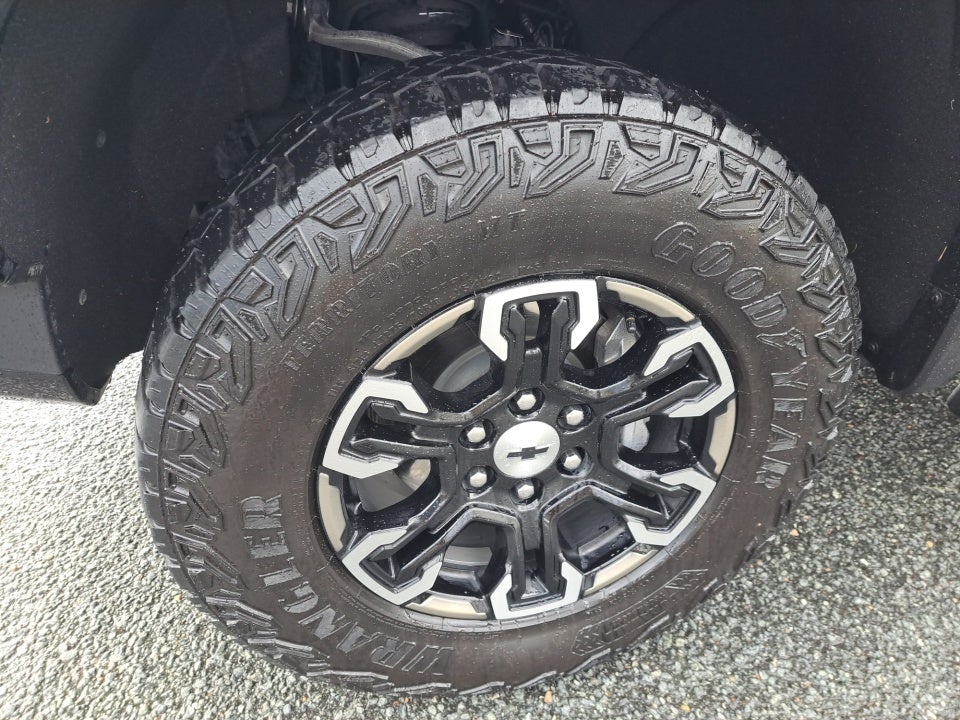 2025 Chevrolet Silverado 1500 ZR2