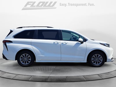 2022 Toyota Sienna LE