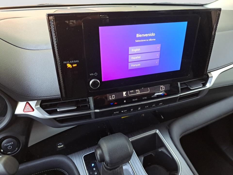 2025 Toyota Sienna LE