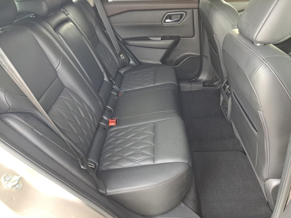 2021 Nissan Rogue Platinum FWD