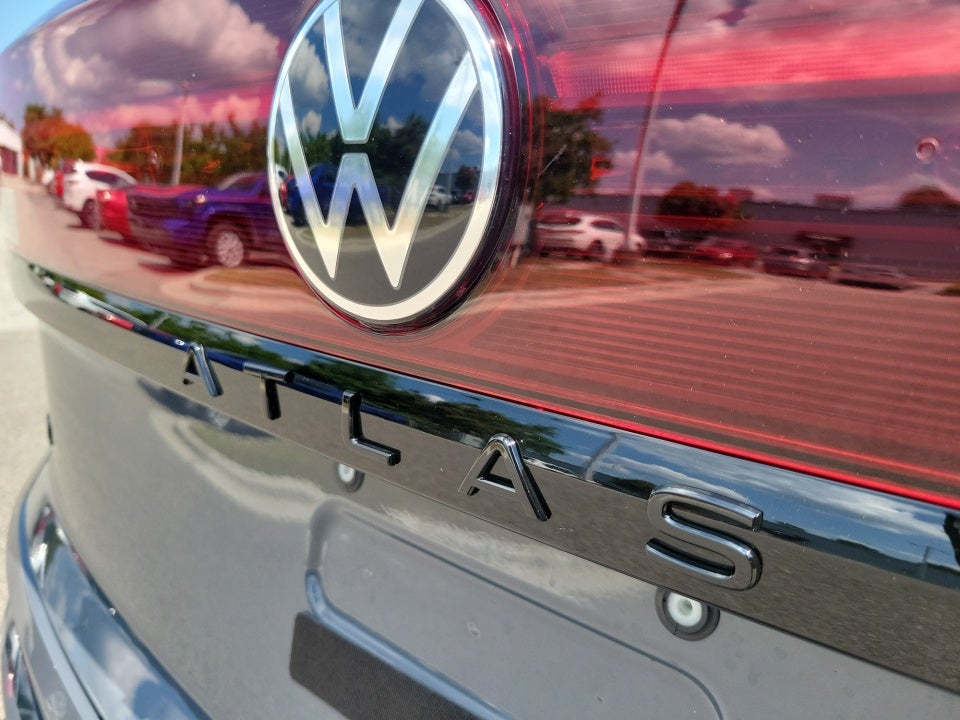 2026 Volkswagen Atlas Cross Sport 2.0T SEL R-Line Black