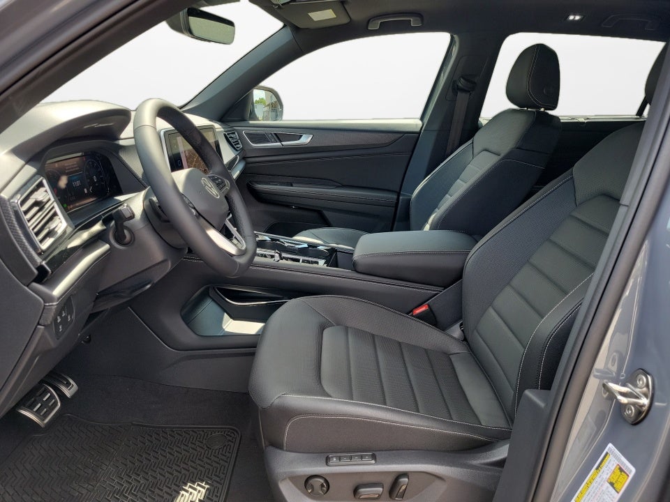 2026 Volkswagen Atlas Cross Sport 2.0T SEL R-Line Black