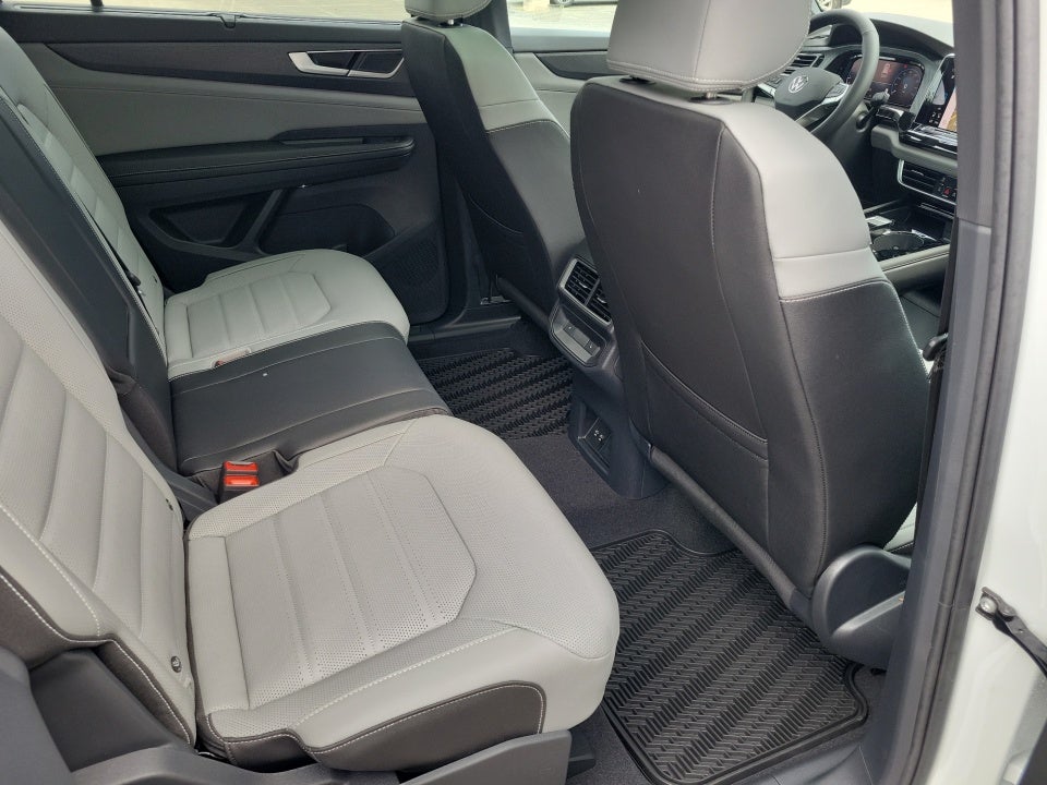 2026 Volkswagen Atlas Cross Sport SEL R-Line Black