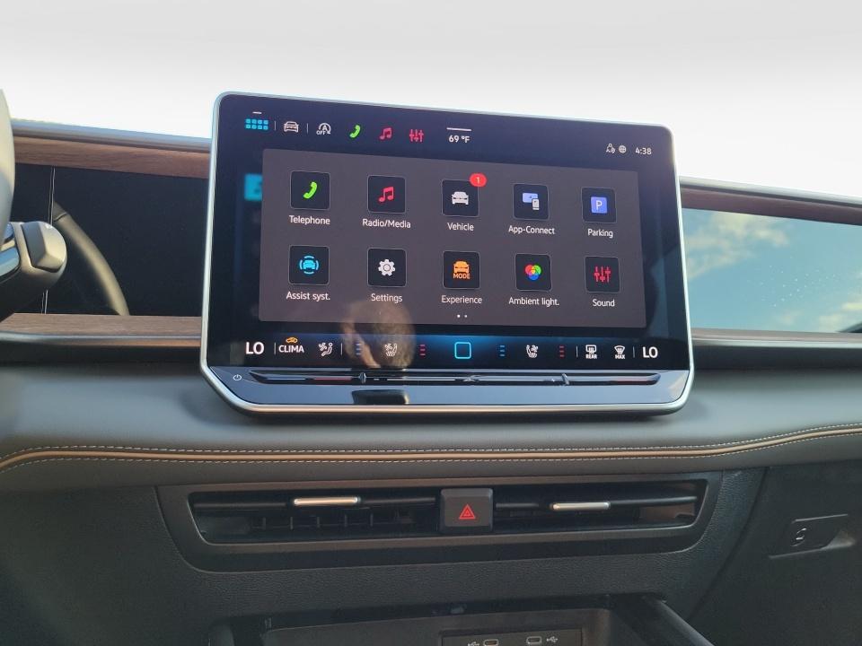 2027 Volkswagen Atlas SE