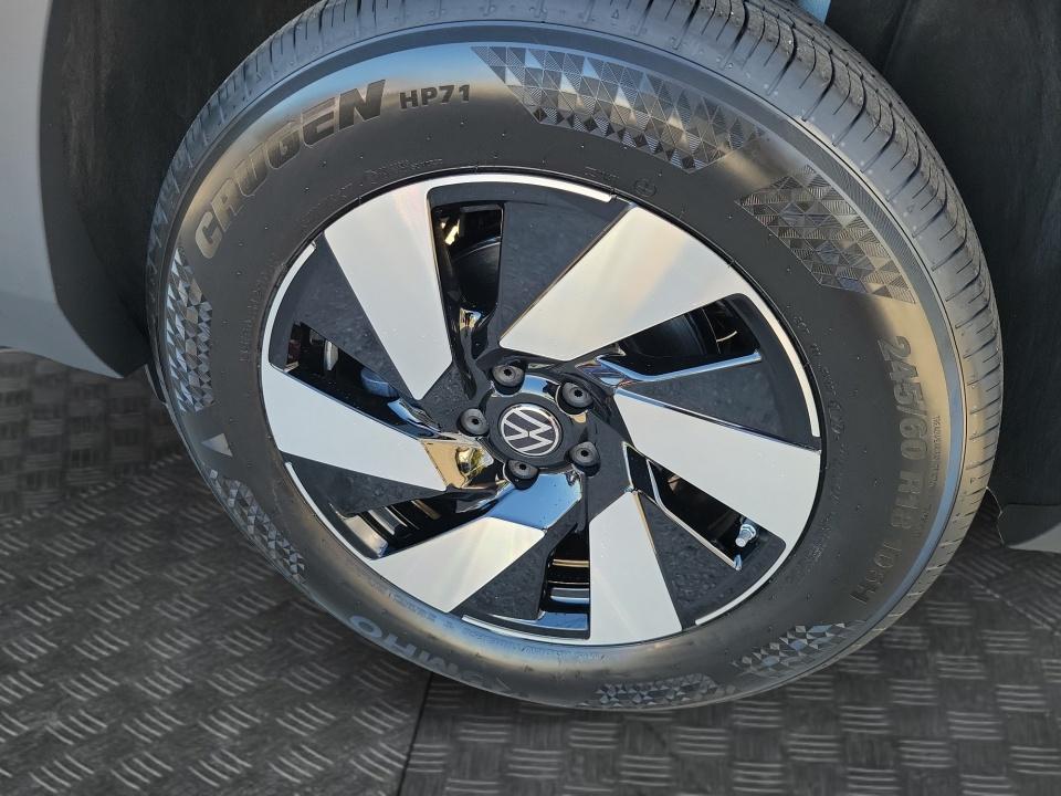 2027 Volkswagen Atlas SE