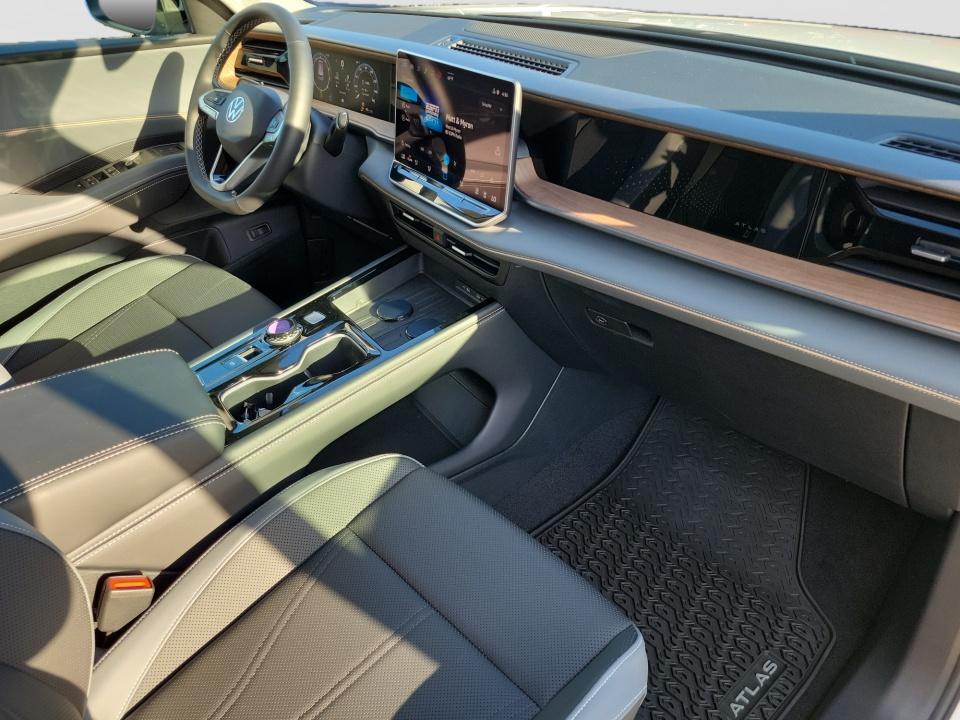 2027 Volkswagen Atlas SE