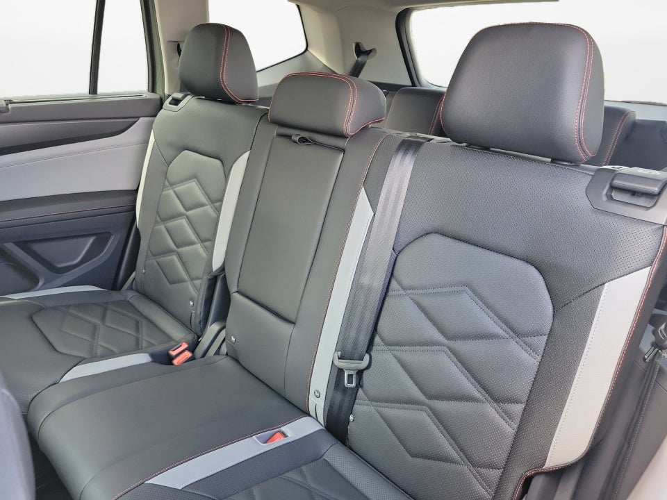 2026 Volkswagen Atlas Peak Edition