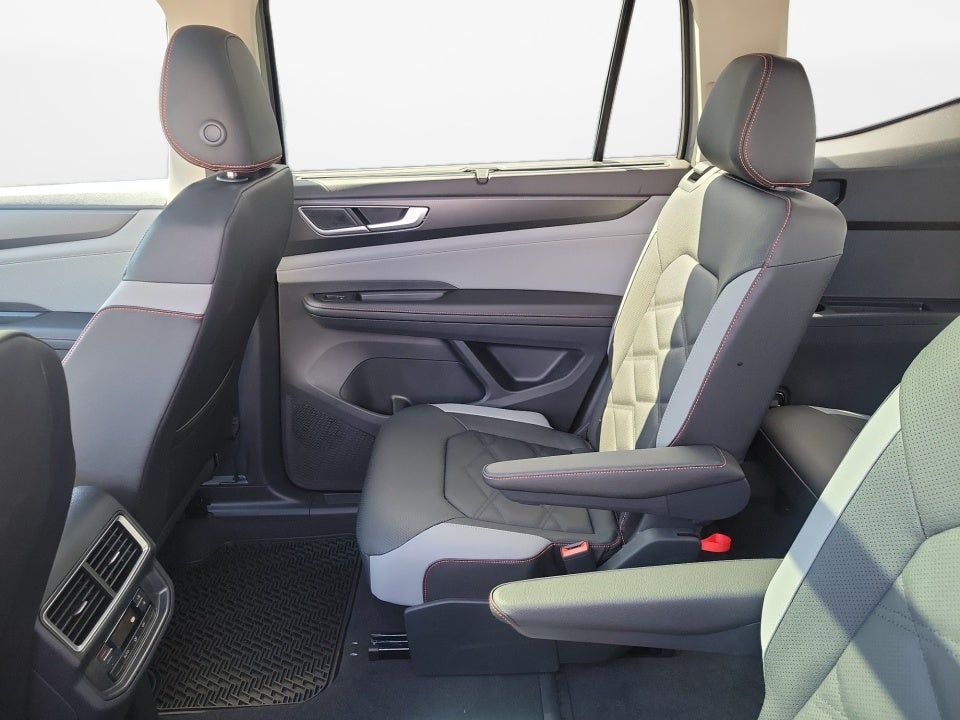 2026 Volkswagen Atlas Peak Edition